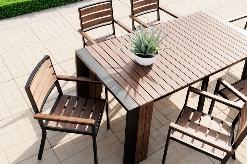 Transformer Table outdoor dining chair in a modern design