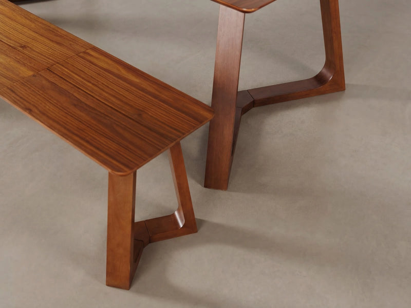Transformer Table Nova dining table in a modern wood finish