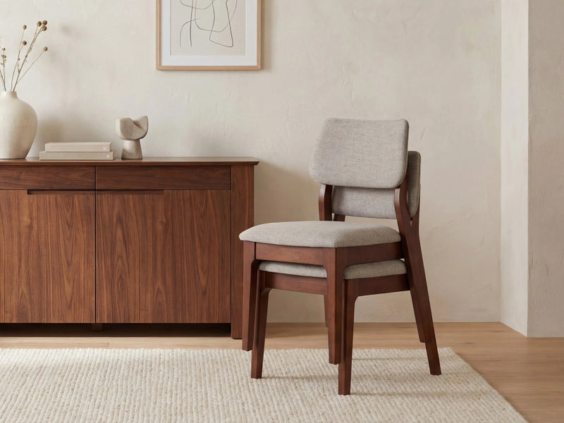 Transformer Table Nova dining chair in a modern design.