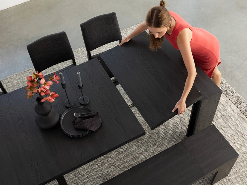 Transformer Table dining table in a modern extendable design dc4a2ac46d2692f67063d99a94ba77c4a85452b2f241f7316a71f2f7d86bed7c.webp